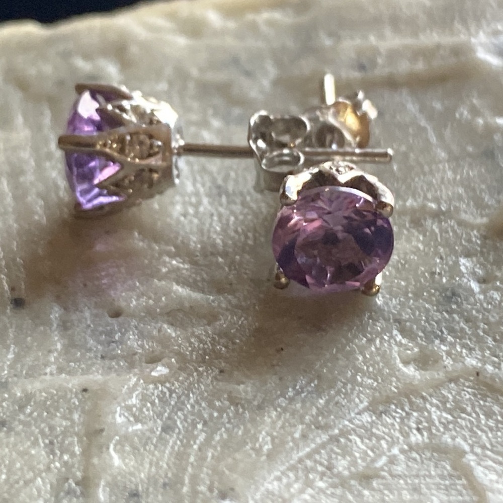 *SOLD*🆕Thailand FAS Sterling Silver Amethyst and White Topaz Crown Stud Earrin - Picture 8 of 12